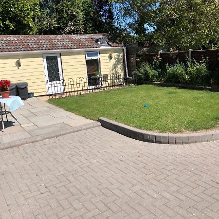 Cosy 1 Bed Garden Annexe Apartman Colchester Kültér fotó